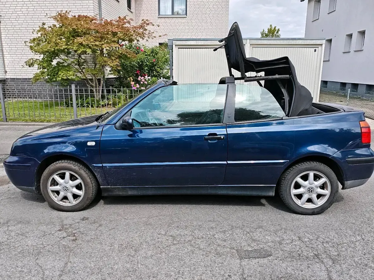 Gebraucht VW Golf Cabriolet 101 PS (74 kW) 1998 Blau Cabrio