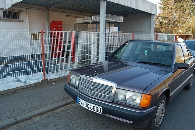 Gebraucht Mercedes 190 109 PS (80 kW) 1991 Braun Limousine