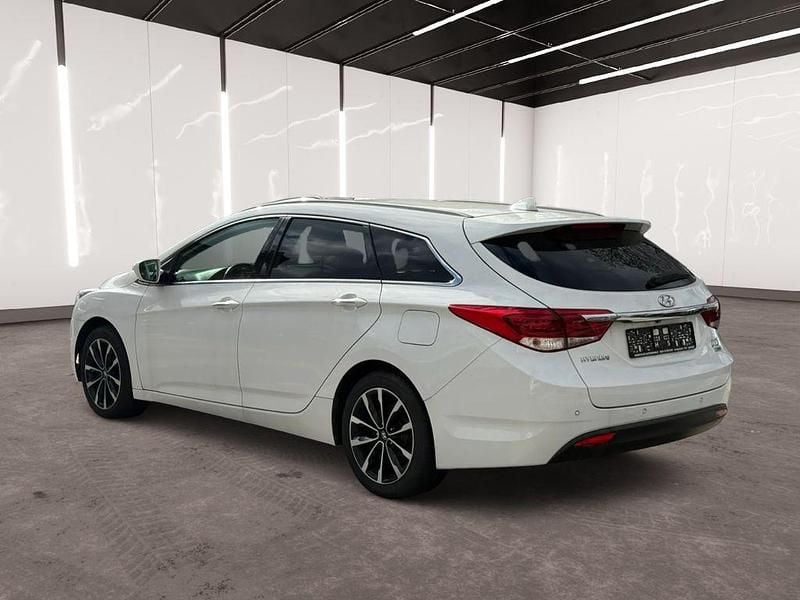 Gebraucht Hyundai i40 Space 136 PS (100 kW) 2019 Weiß Kombi