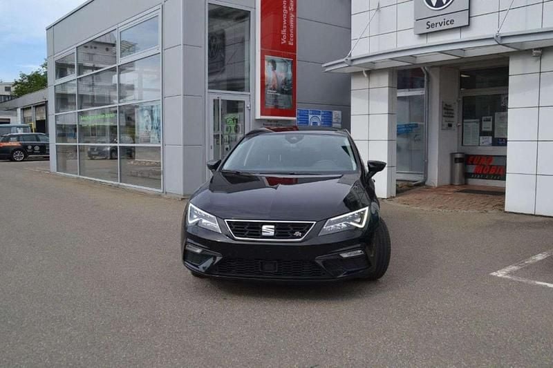 Second-hand Seat Leon FR 190 CP (139 kW) 2018 Negru Berlinǎ