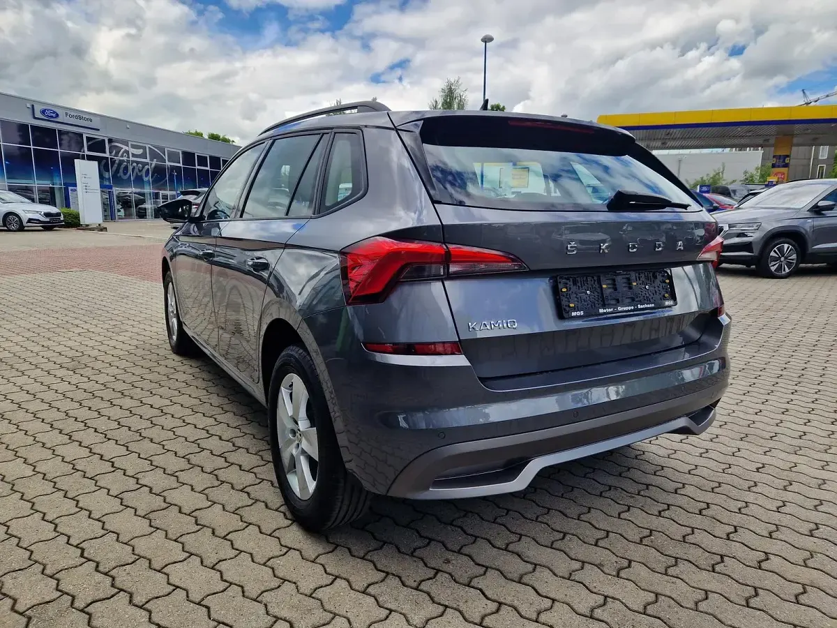 Gebraucht Skoda Kamiq 95 PS (69 kW) 2025 Grau (graphite grau metallic) SUV