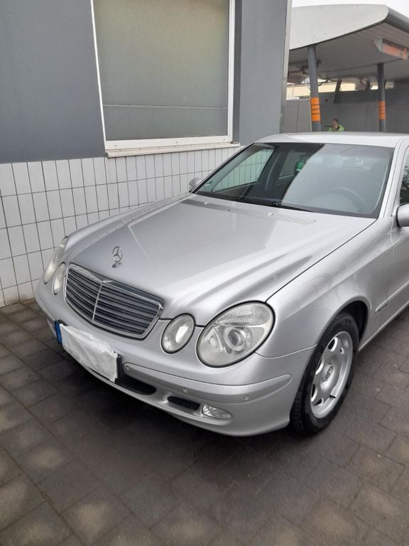 Gebraucht Mercedes E200 Classic 163 PS (119 kW) 2005 Silber Limousine