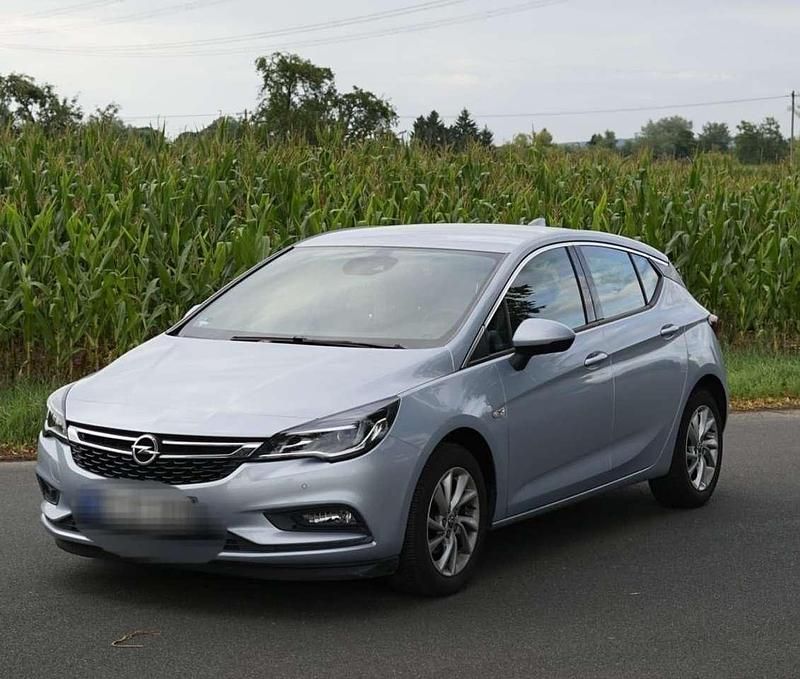 Silber Gebraucht 2017 Opel Astra Dynamic Limousine | 14.500 € (Teuer) - Bild 1/4