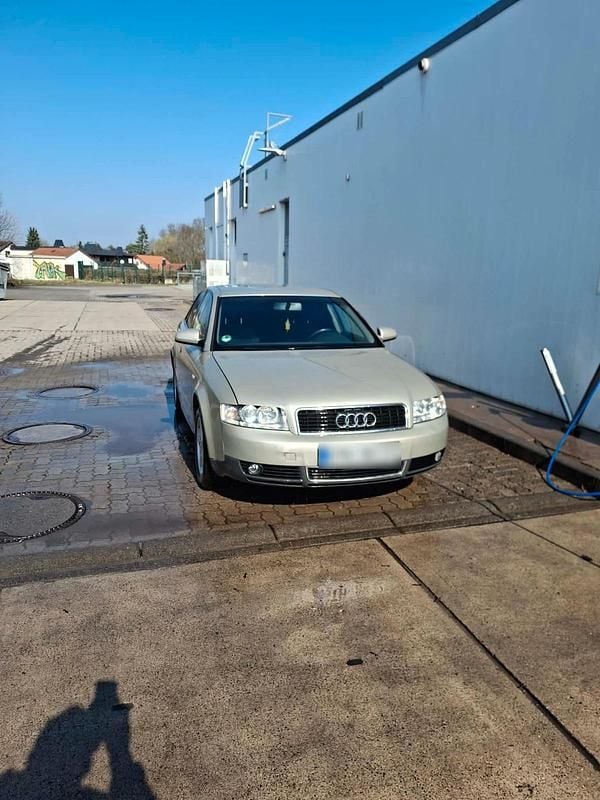 Gebraucht Audi A4 110 PS (80 kW) 2005 Gold Limousine
