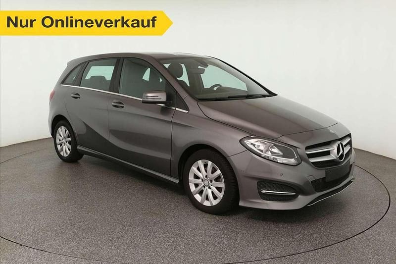 Grau Gebraucht 2016 Mercedes B180 Style Van / Kleinbus | 13.460 € (Fairer Preis) - Bild 1/3