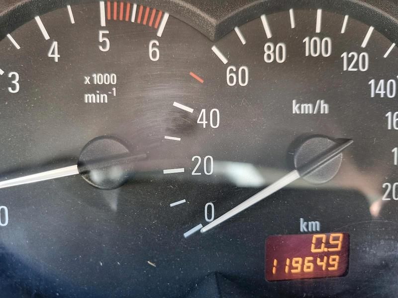 Gebraucht Opel Combo 75 PS (55 kW) 2011 Weiß Pickup