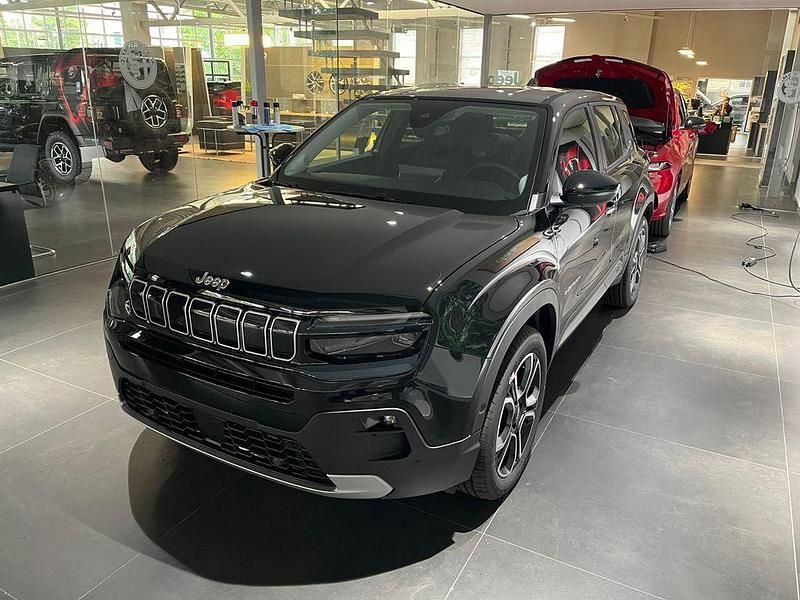 Neu Jeep Avenger Summit 110 PS (80 kW) 2025 Schwarz SUV