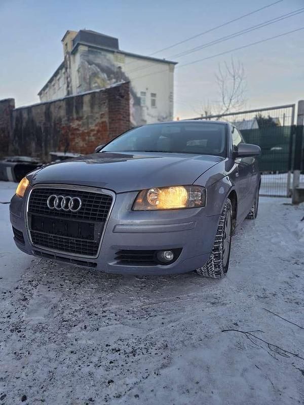 Grau Gebraucht 2006 Audi A3 Attraction Kleinwagen | 3.575 € (Fairer Preis) - Bild 1/4