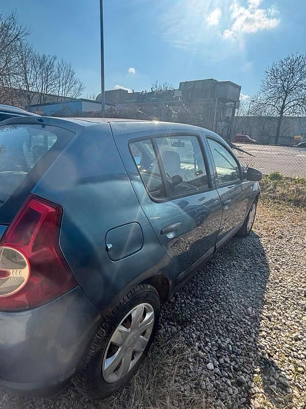 Gebraucht Dacia Sandero 55 PS (40 kW) 2009 Blau Kleinwagen