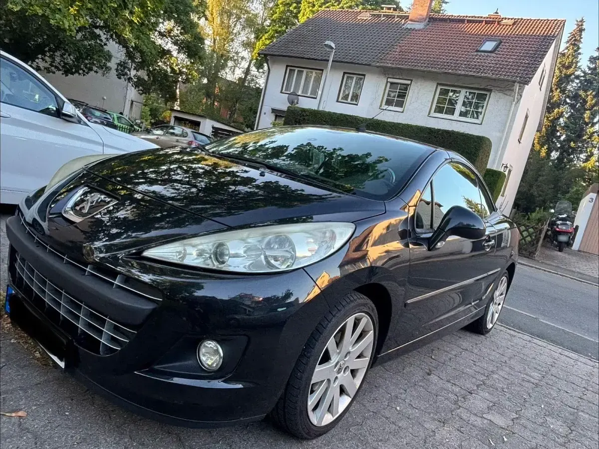 Gebraucht Peugeot 207 CC Platinum 111 PS (81 kW) 2011 Schwarz Cabrio
