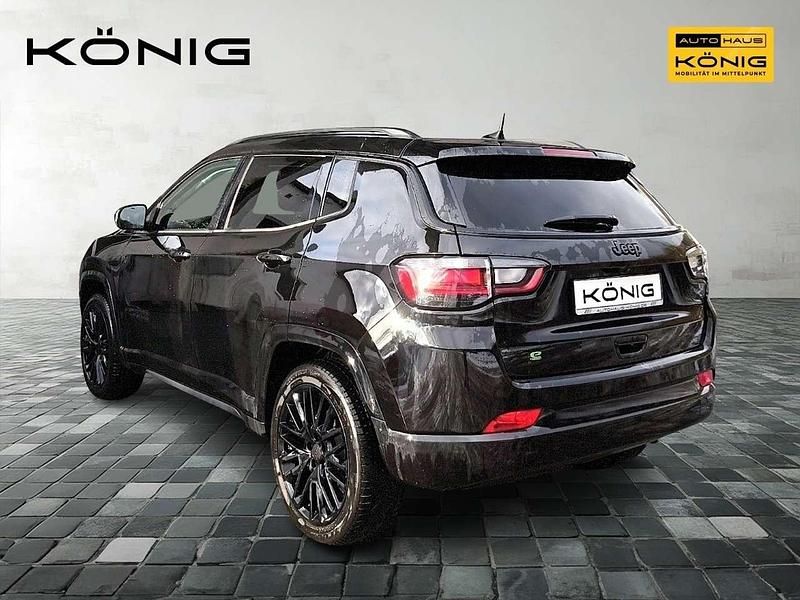 Gebraucht Jeep Compass 131 PS (96 kW) 2024 Schwarz SUV