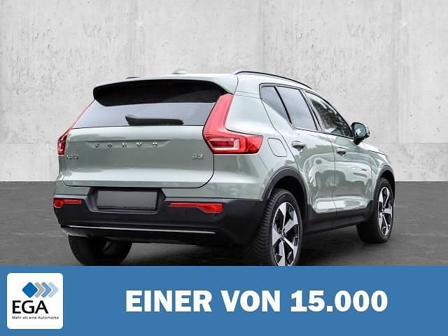 Gebraucht Volvo XC40 Plus 163 PS (119 kW) 2023 Grün metallic SUV