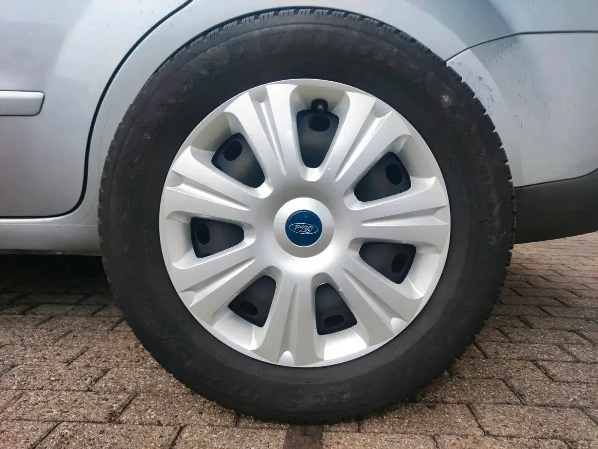 Gebraucht Ford S-MAX Titanium 140 PS (102 kW) 2008 Grau Van / Kleinbus