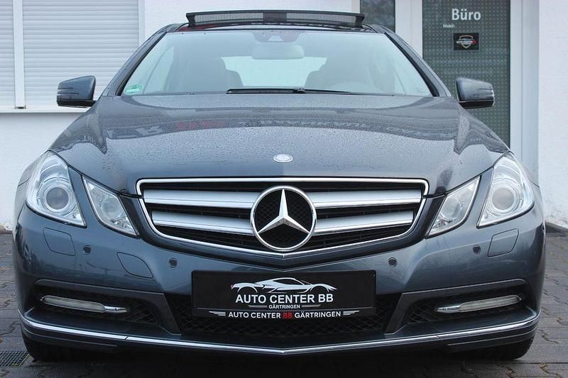 Gebraucht Mercedes E200 184 PS (135 kW) 2011 Grau Coupé