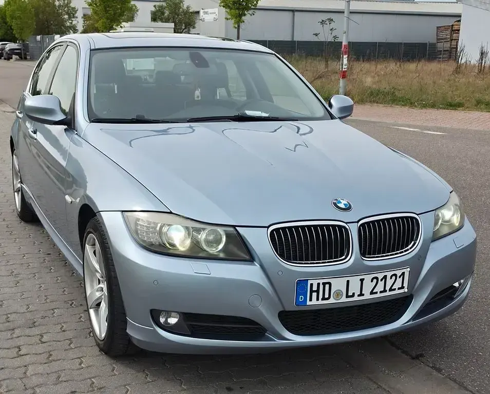 Käytetty BMW 330 245 HP (180 kW) 2009 Sininen Sedan