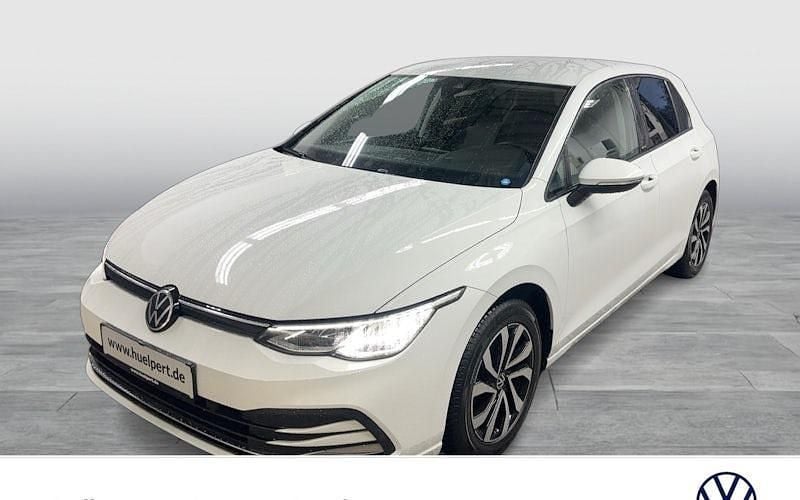 Gebraucht VW Golf VIII Active 150 PS (110 kW) 2022 Pure white Limousine