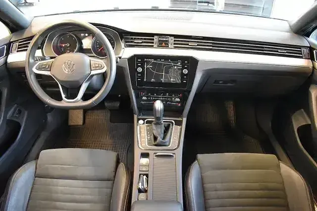 Używany VW Passat Elegance 200 KM (147 kW) 2022 Niebieski Kombi