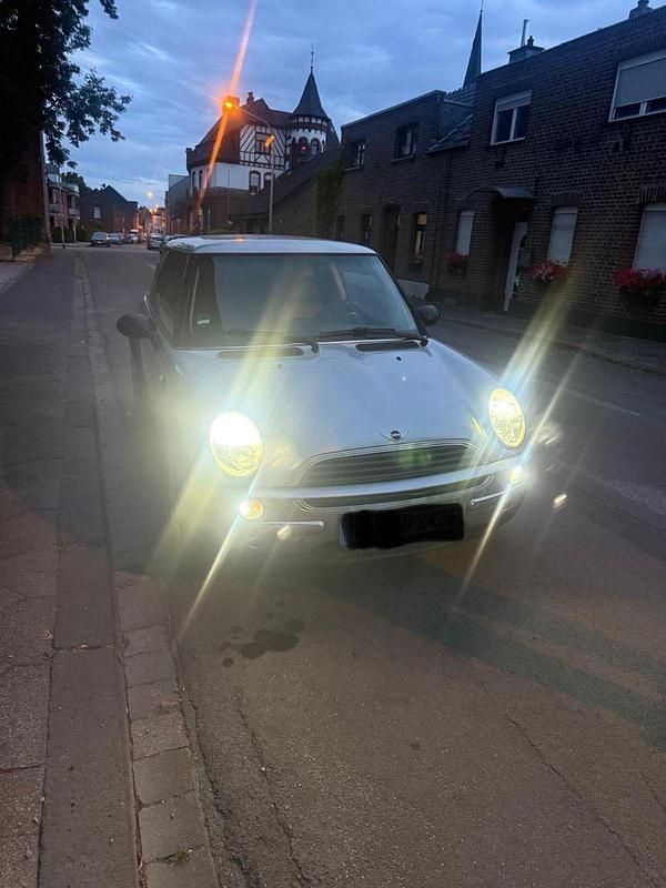 Silber Gebraucht 2002 Mini ONE Kleinwagen | 2.099 € (Etwas zu teuer) - Bild 1/4