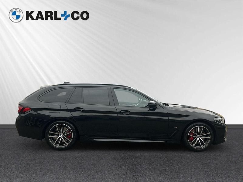 Gebraucht BMW 530 M Sport 286 PS (210 kW) 2023 Black sapphire metallic (schwarz) Kombi