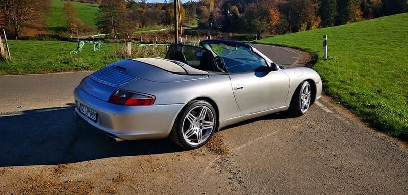 Gebraucht Porsche 996 320 PS (235 kW) 2001 Silber Cabrio
