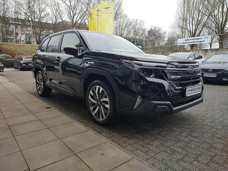 Neu Subaru Forester Platinum 136 PS (100 kW) 2026 Crystal black silica SUV
