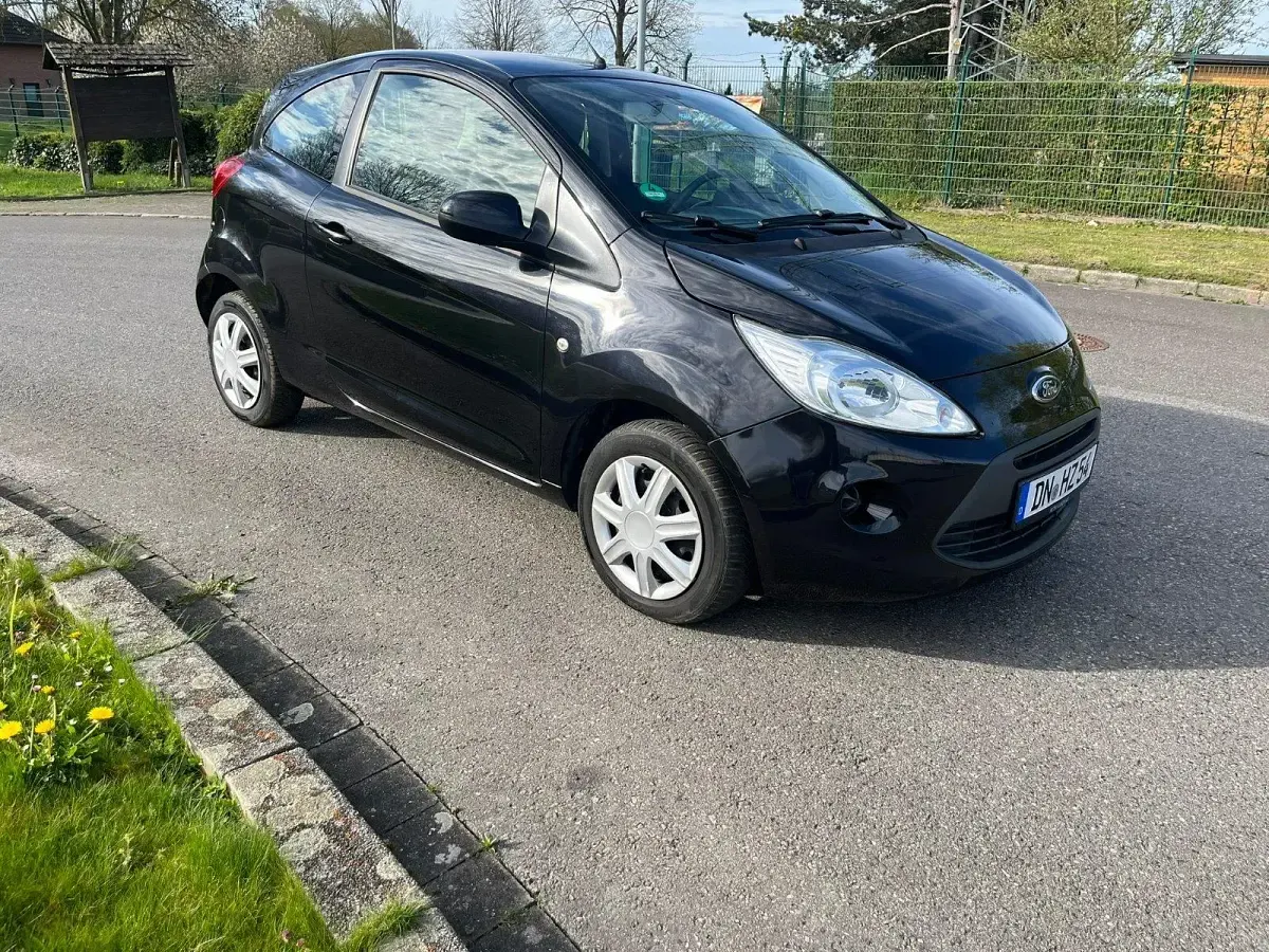 Gebraucht Ford Ka Titanium 70 PS (51 kW) 2015 Schwarz Kleinwagen