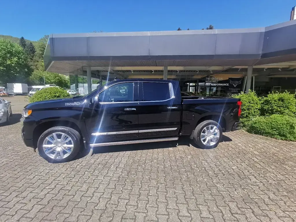 Neu Chevrolet Silverado 309 PS (227 kW) 2026 Schwarz SUV