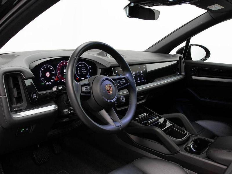 Second-hand Porsche Cayenne 470 CP (345 kW) 2023 Negru SUV