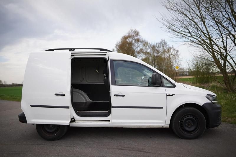 Second-hand VW Caddy 75 CP (55 kW) 2016 Alb Monovolum