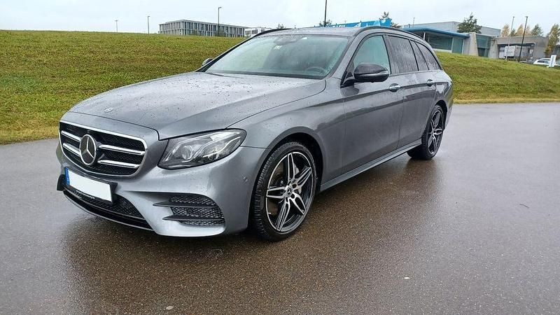 Grau Gebraucht 2019 Mercedes E400 AMG Limousine | 34.890 € (Fairer Preis) - Bild 1/4