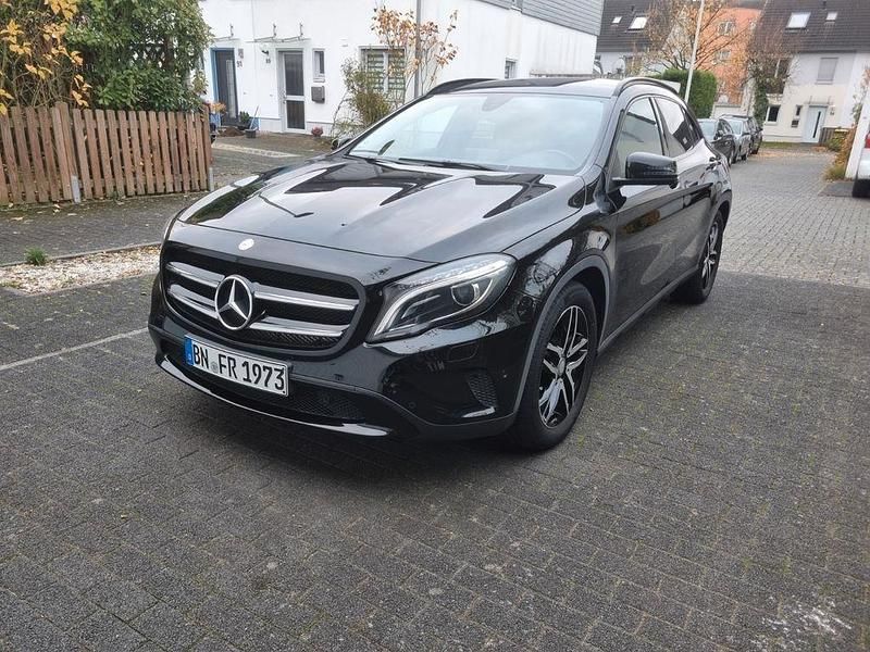 Gebraucht 2016 Mercedes GLA180 Urban SUV | 16.291 € (Guter Preis) - Bild 1/4