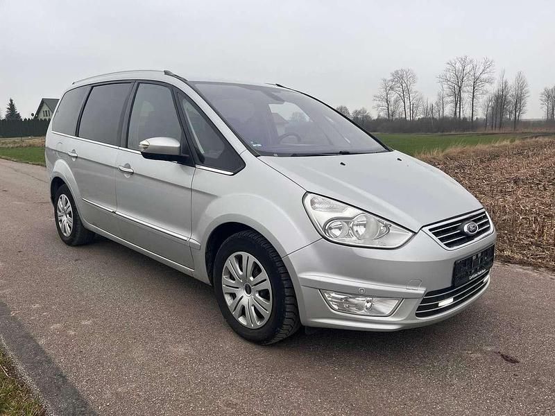 Silber Gebraucht 2013 Ford Galaxy Titanium Van / Kleinbus | 7.000 € (Fairer Preis) - Bild 1/4