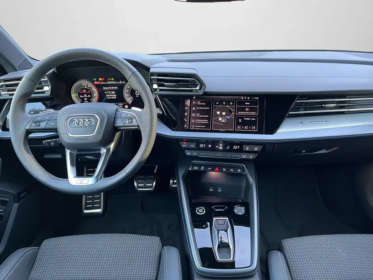 Neu Audi A3 e-tron Advanced 204 PS (150 kW) 2026 Pfeilgrau perleffekt (metallic) Kleinwagen