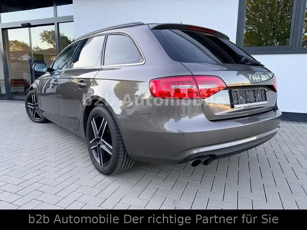 Używany Audi A4 Performance 136 KM (100 kW) 2013 Szary Kombi