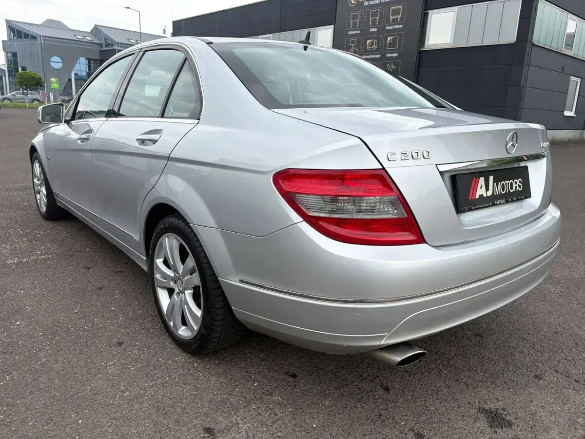 Gebraucht Mercedes C200 Avantgarde 184 PS (135 kW) 2009 Silber Limousine
