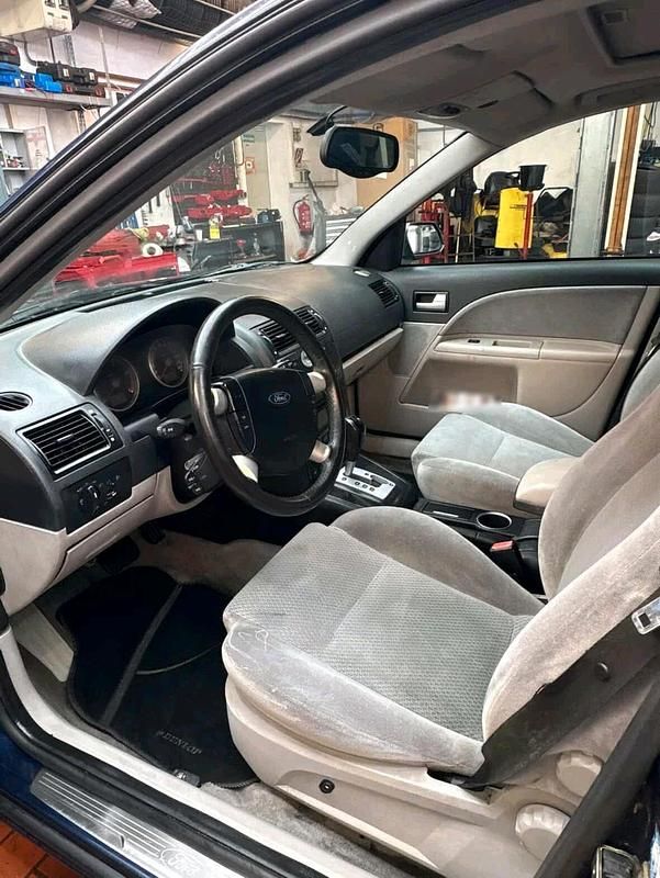 Gebraucht Ford Mondeo 131 PS (96 kW) 2003 Andere farben Limousine