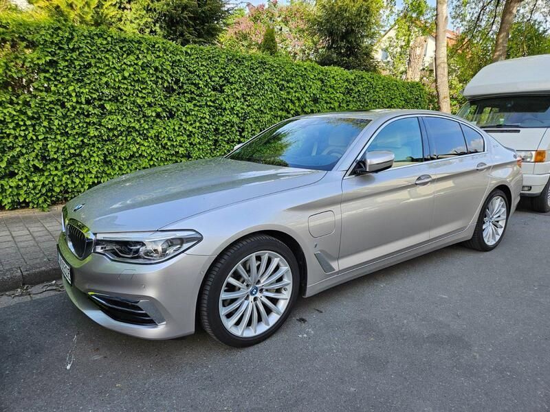 Silber Gebraucht 2018 BMW 530e iPerformance Limousine | 28.500 € (Etwas zu teuer) - Bild 1/4