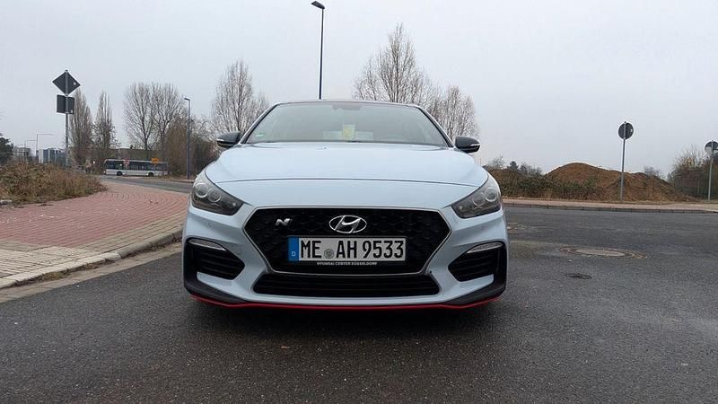 Blau Gebraucht 2018 Hyundai i30 N Performance Limousine | 18.500 € (Guter Preis) - Bild 1/4