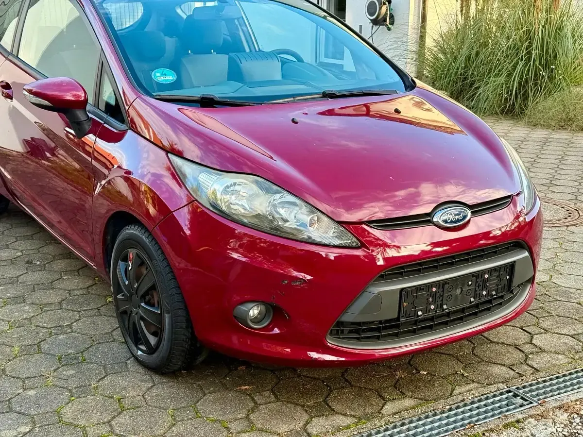 Gebraucht Ford Fiesta Titanium 82 PS (60 kW) 2009 Violet Kleinwagen