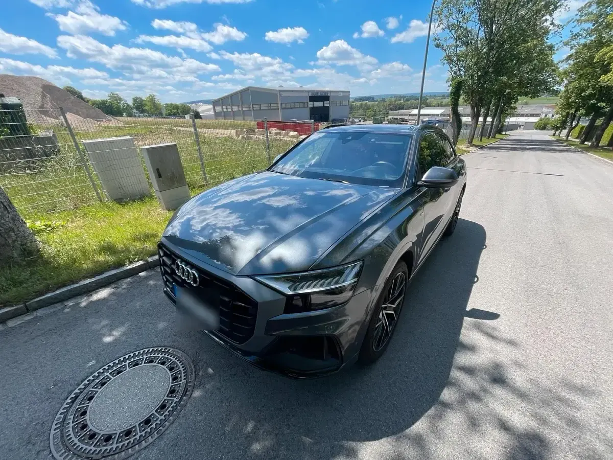 Gebraucht Audi Q8 S-Line 380 PS (279 kW) 2021 Grau SUV