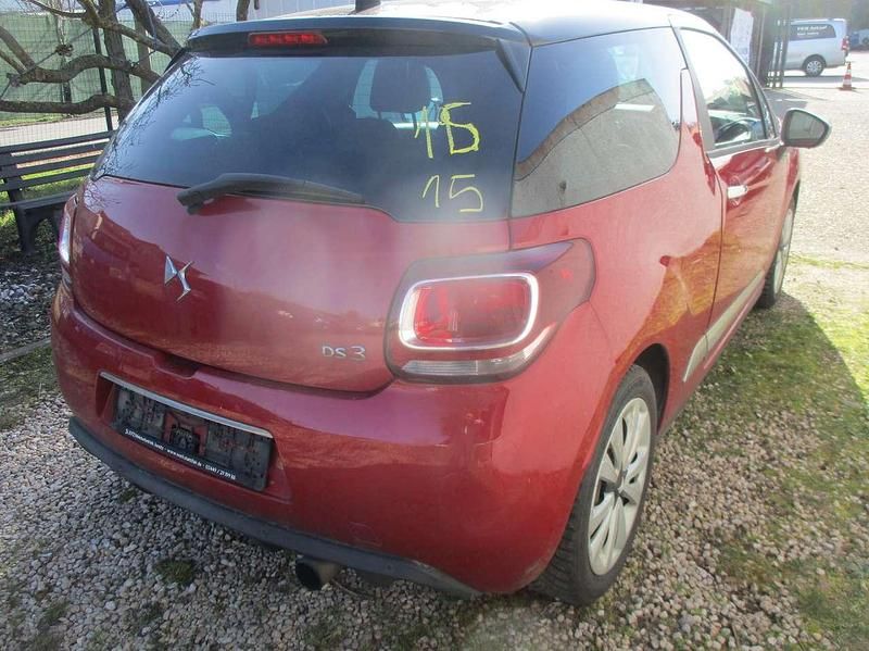 Gebraucht DS Automobiles DS3 Connected Chic 82 PS (60 kW) 2017 Rot rubi+schwarz metallic Kleinwagen