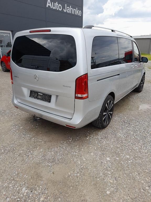 Gebraucht Mercedes V250 190 PS (139 kW) 2018 Silber Van / Kleinbus