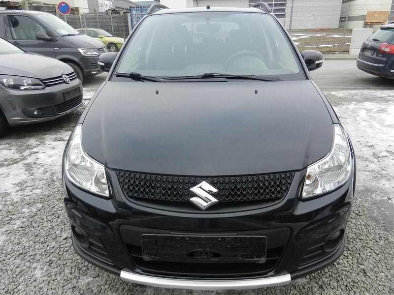 Schwarz Gebraucht 2011 Suzuki SX4 Kleinwagen | 6.900 € (Fairer Preis) - Bild 1/4