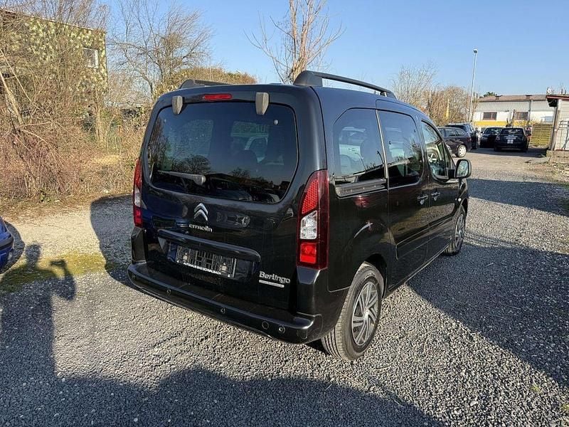 Gebraucht Citroën Berlingo SELECTION 92 PS (67 kW) 2013 Lack onyx schwarz/deckende Van / Kleinbus