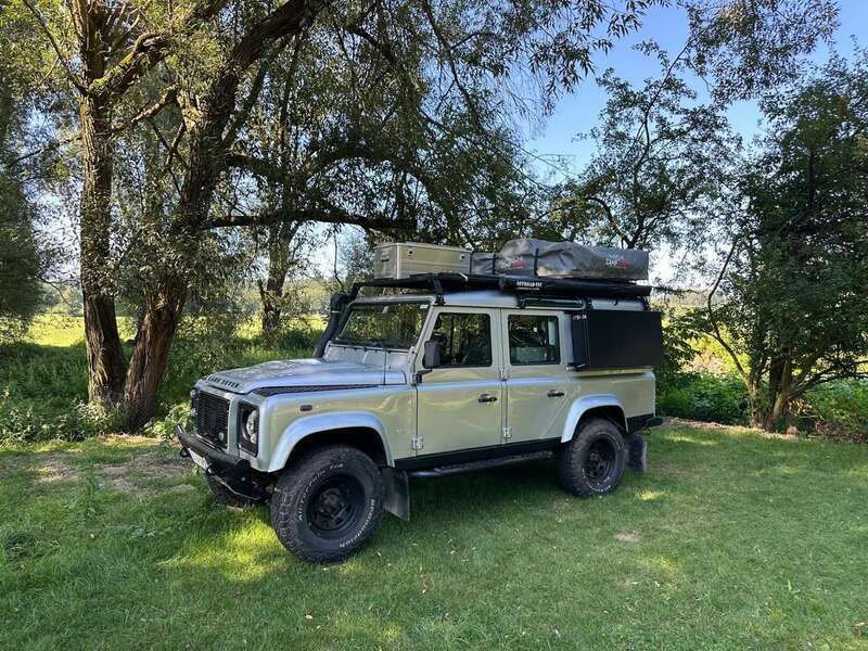 Silber Gebraucht 2010 Land Rover Defender S SUV | 49.000 € - Bild 1/4