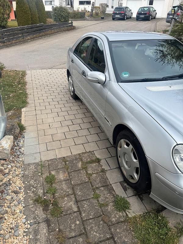 Gebraucht Mercedes C180 140 PS (102 kW) 2004 Silber Limousine