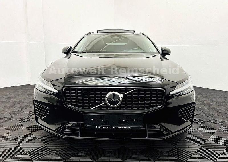 Gebraucht Volvo V60 Plus 253 PS (186 kW) 2022 Schwarz Kombi