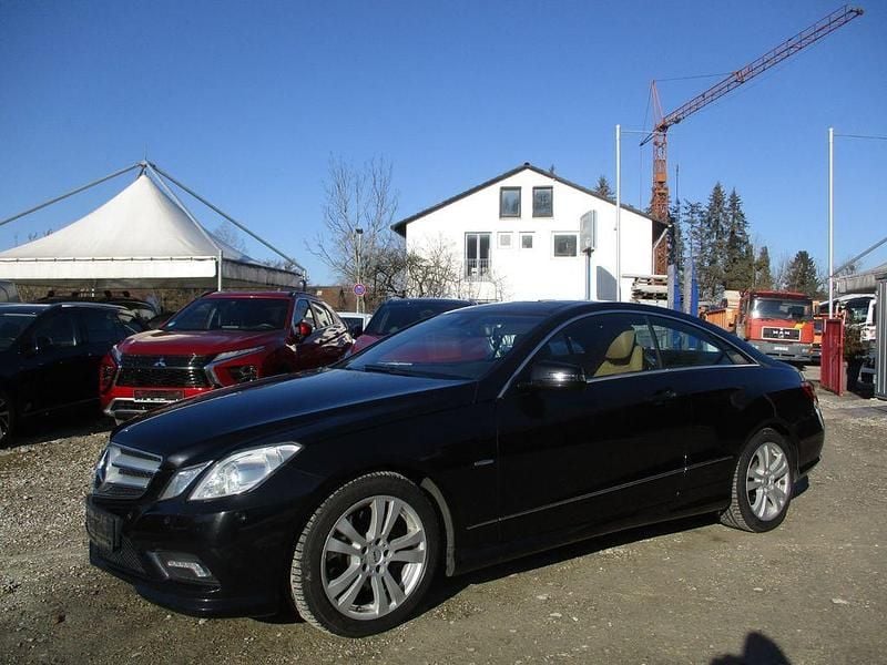 Gebraucht Mercedes E350 AMG 265 PS (194 kW) 2012 Schwarz Coupé