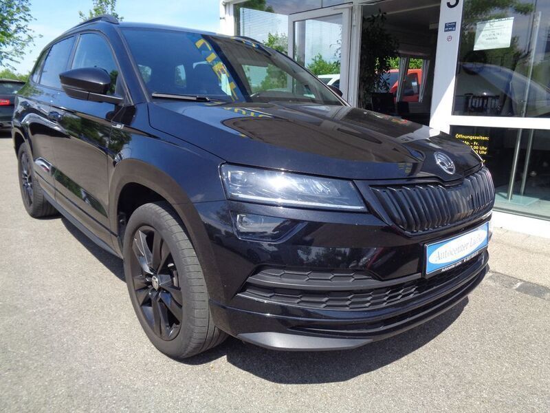 Schwarz Gebraucht 2020 Skoda Karoq SportLine SUV | 21.900 € (Etwas zu teuer) - Bild 1/4