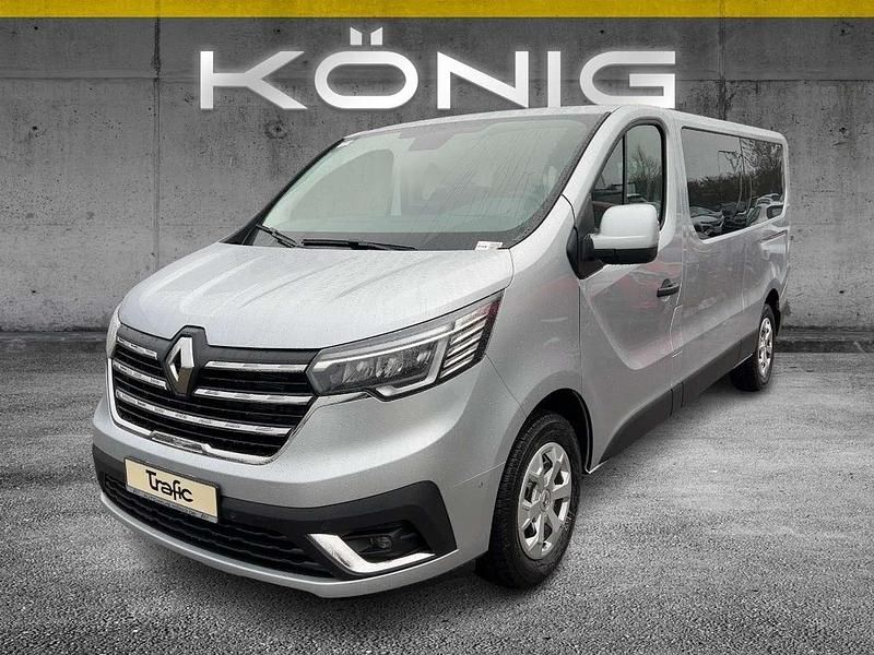 Highlandgrau metallic Gebraucht 2024 Renault Trafic Life Van | 41.097 € (Teuer) - Bild 1/4
